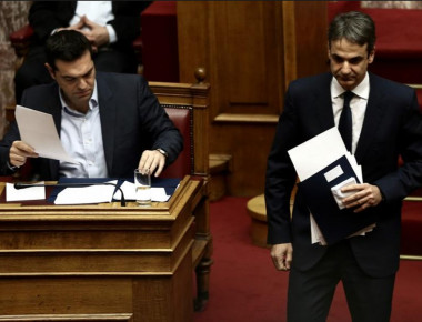 Κυβέρνηση σε Μητσοτάκη: Καλή επιστροφή στην ξαπλώστρα του